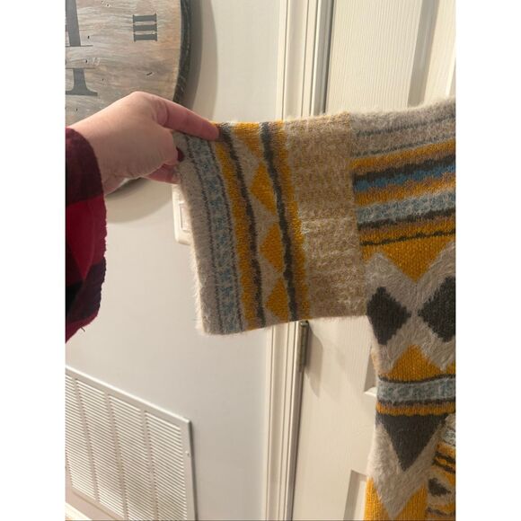 Three Bird Nest Open Front Blanket Tribal Style Fuzzy Cardigan O/S EUC - Picture 3 of 7